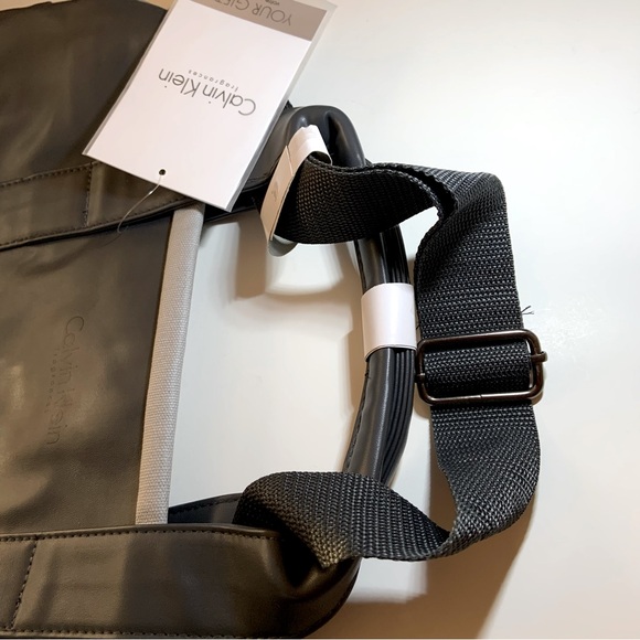 CALVIN KLEIN Fragrances Weekender Travel Duffle Gym Bag Grey color NEW / NWT - Picture 4 of 14